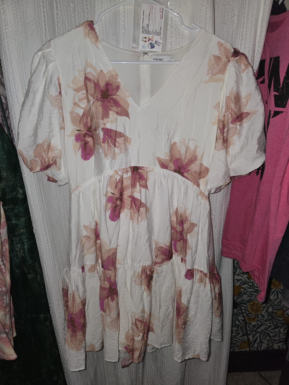 Womens M Nine West White Floral V-Neck Tiered Dress